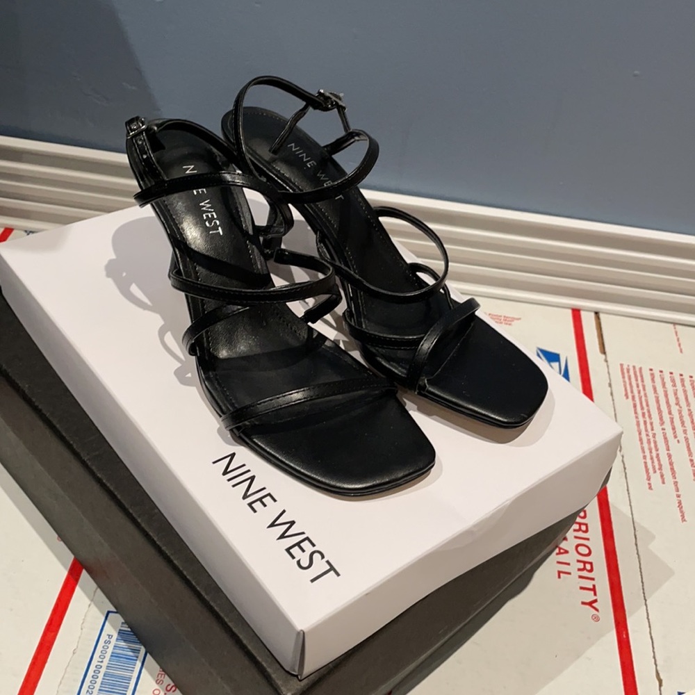 BRAND NEW BLACK LEATHER STRAPPY HEELS NINE WEST